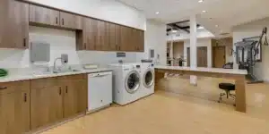 A laundry room and kitchen at Sierra Basin